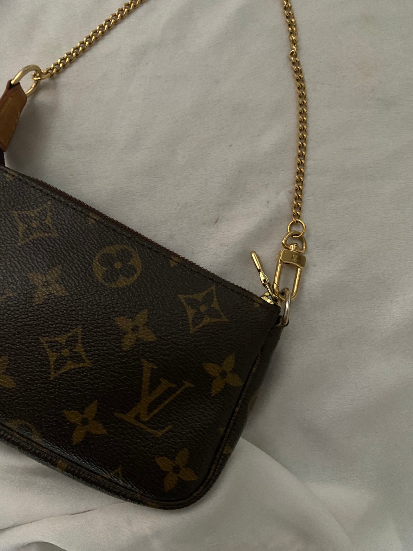 Louis Vuitton mini clutch bag accessoire ed. Trunks &amp; Bags Limited