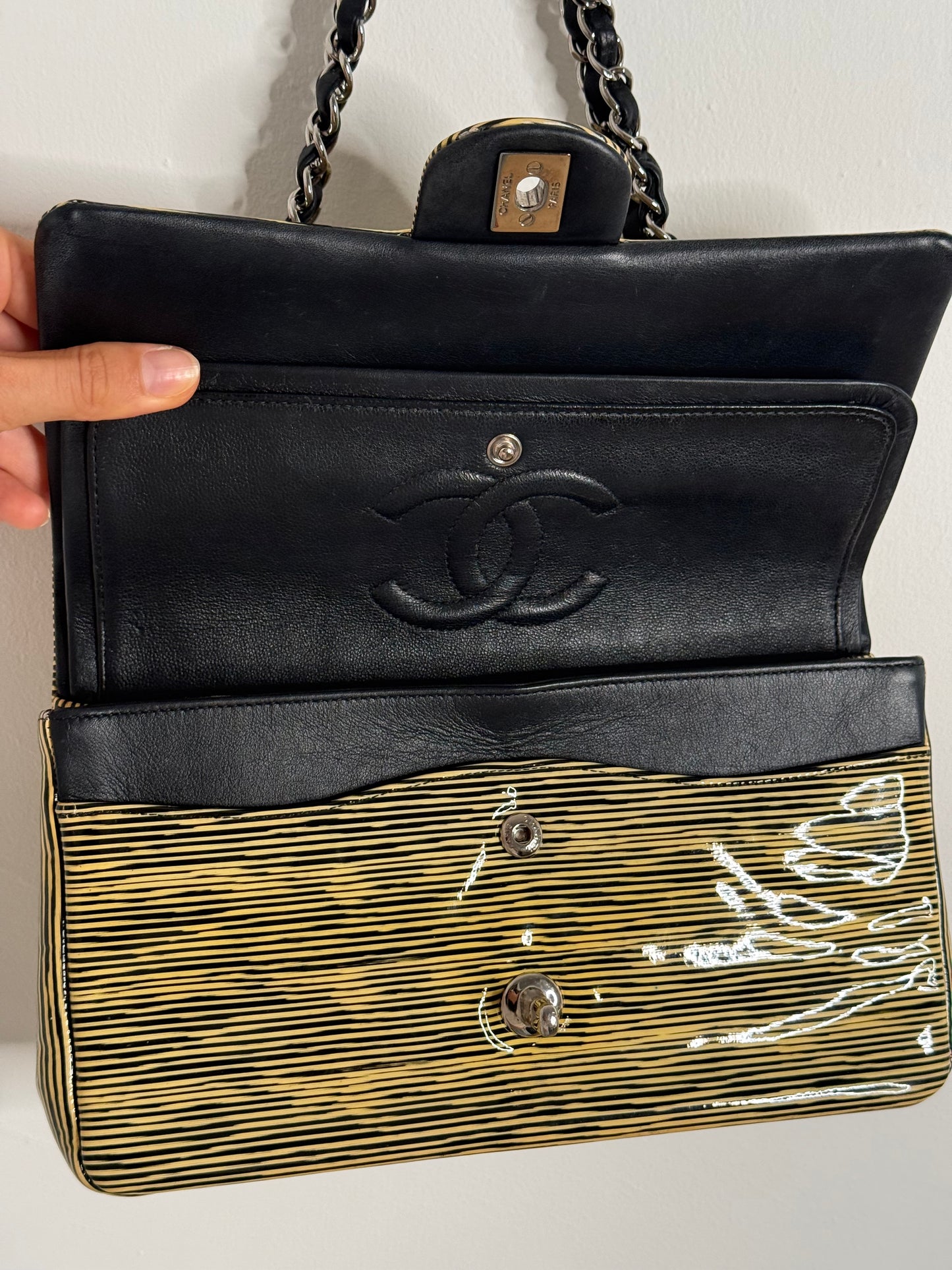 Chanel Singapore Cruise 2014 pelle verniciata a righe