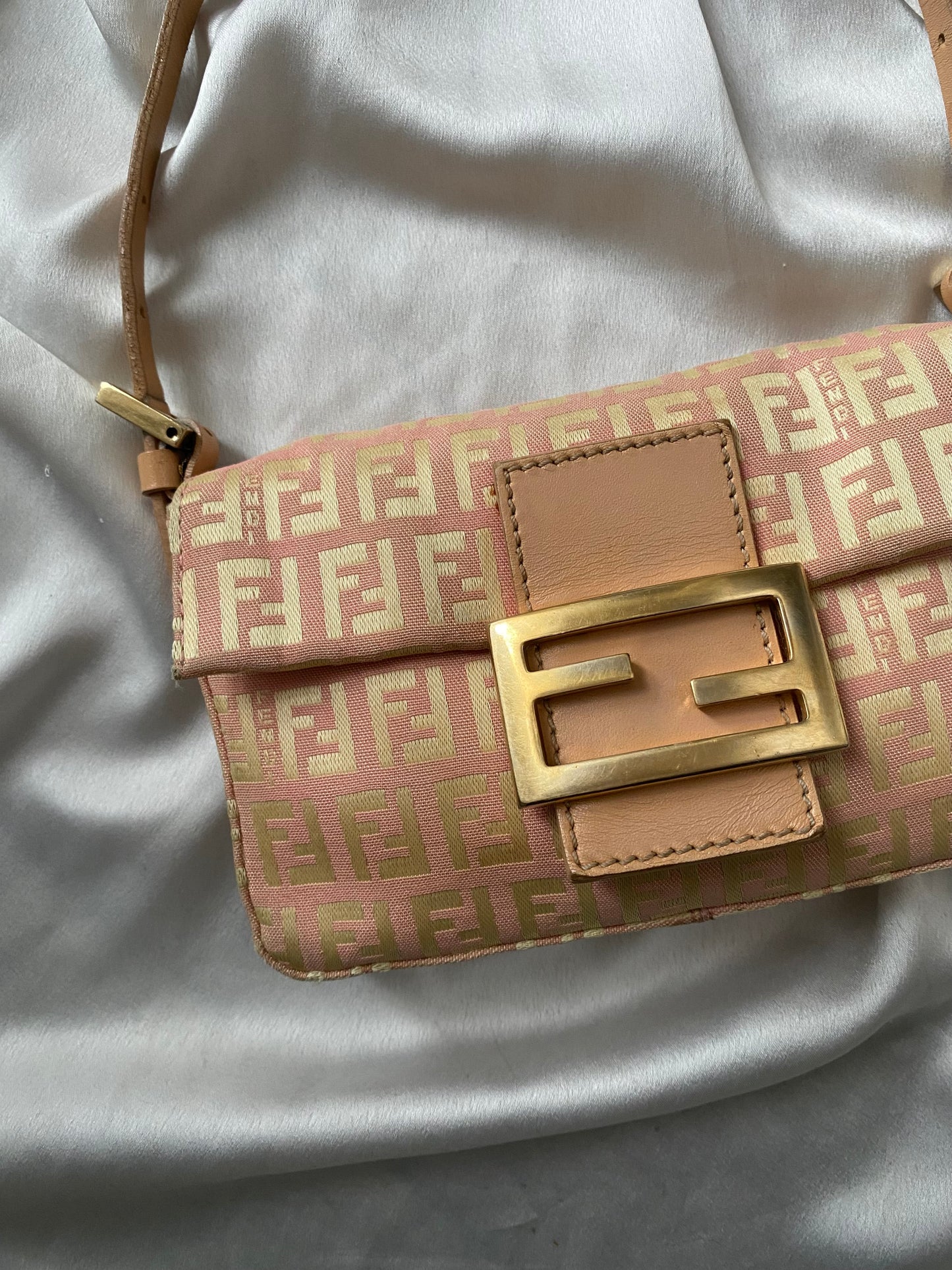 Fendi mini baguette pink monogram zucchini
