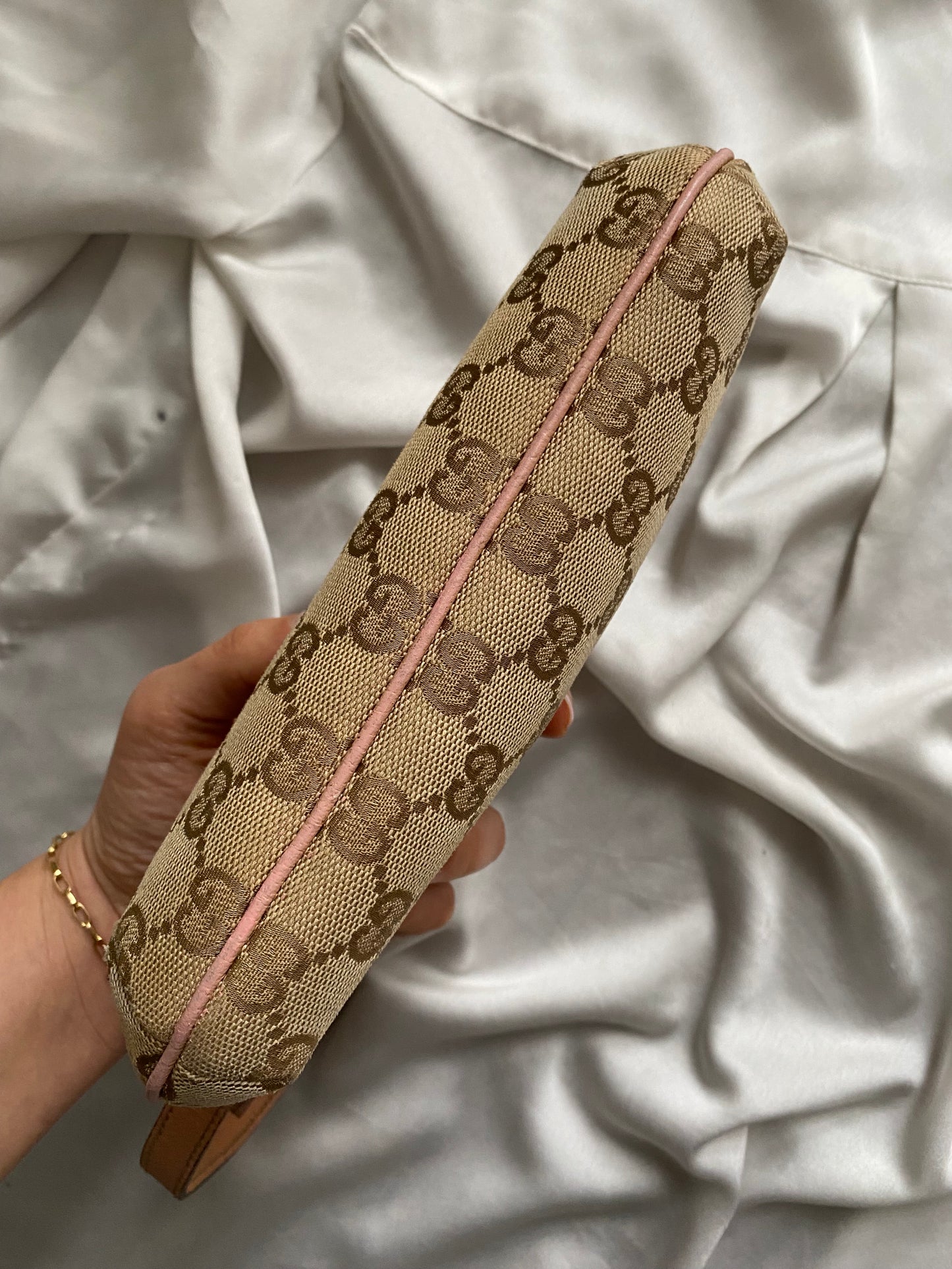 Gucci pretty boat pink hammered leather