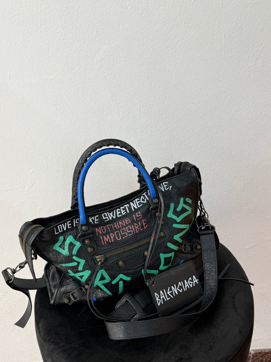 Balenciaga city graffiti small f/w 2018