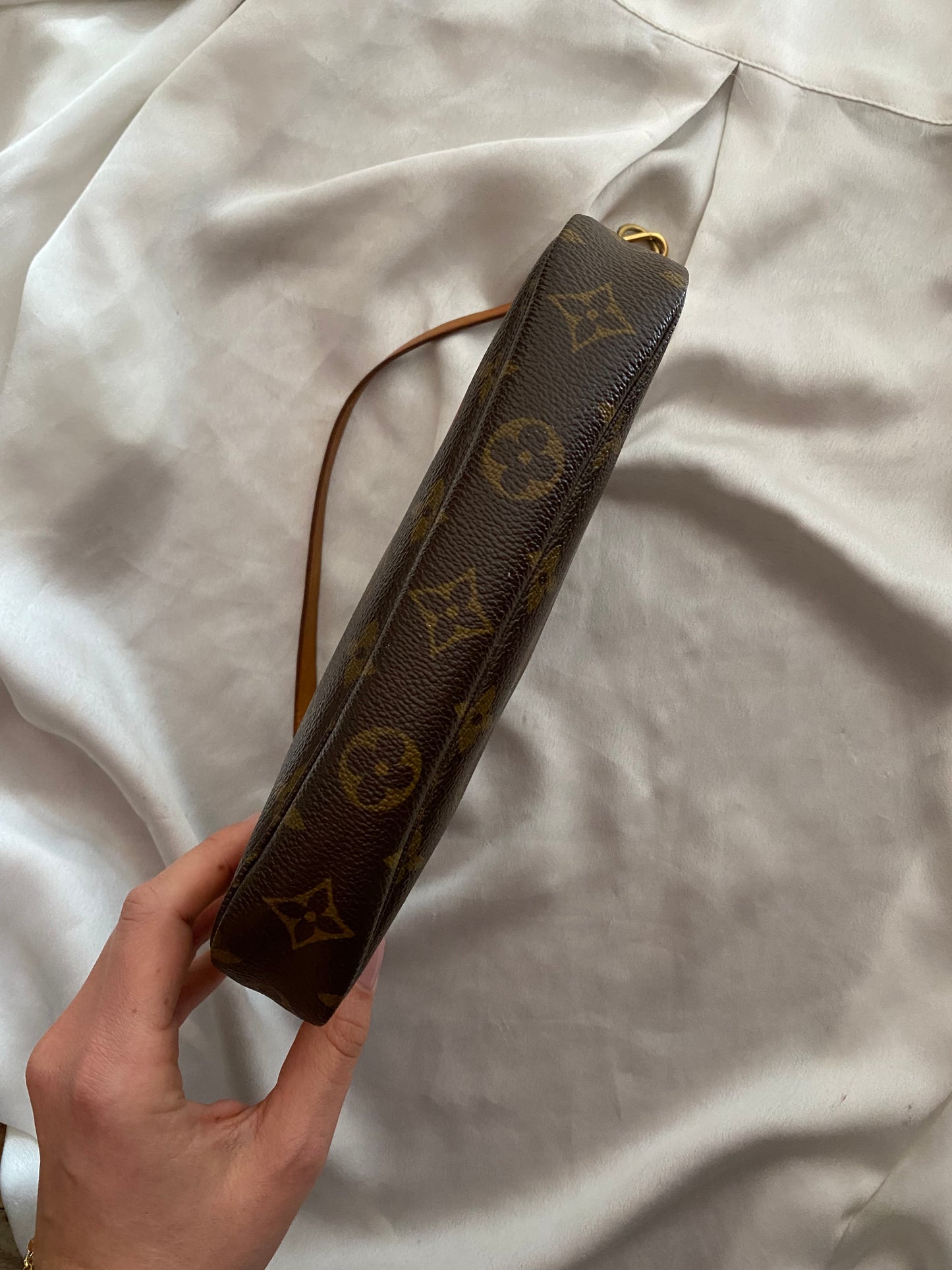 Louis Vuitton pouch accessoire cerises