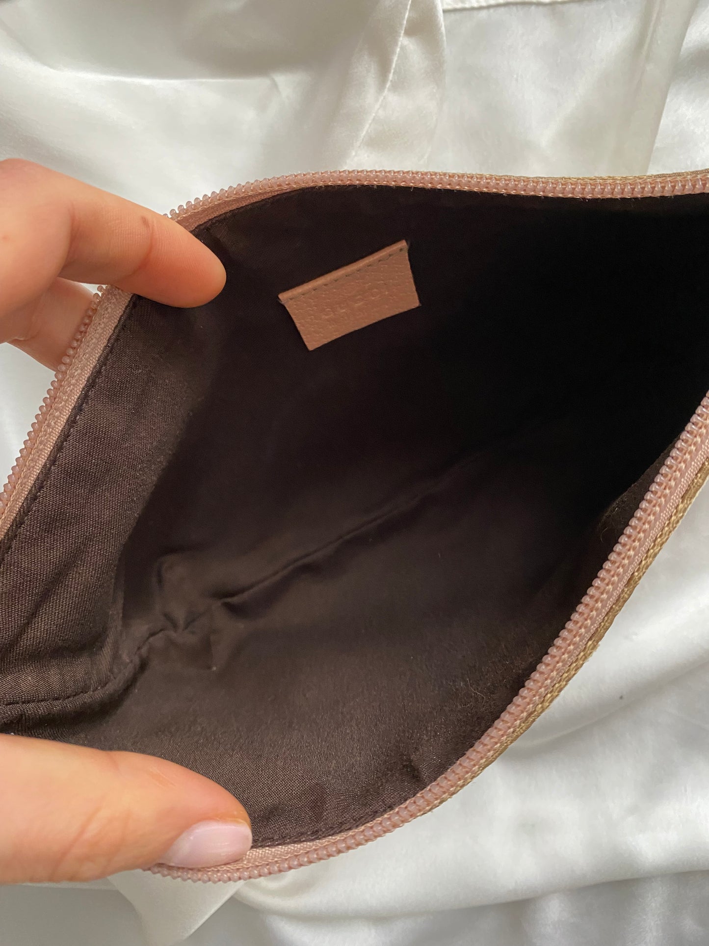Gucci pretty boat pink hammered leather