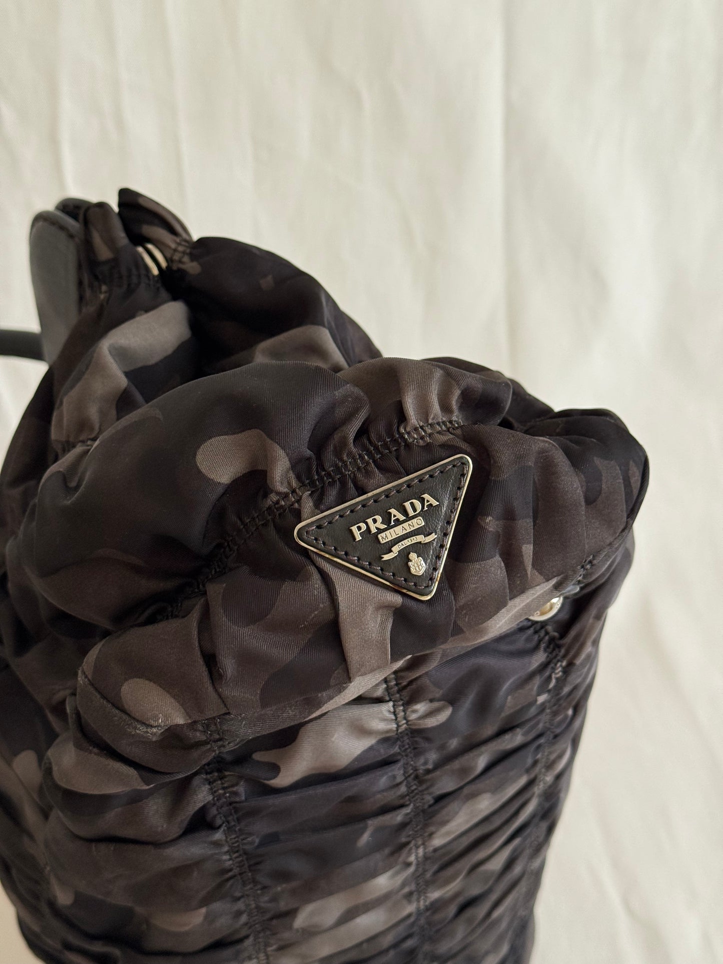 Prada shopping camo fumo