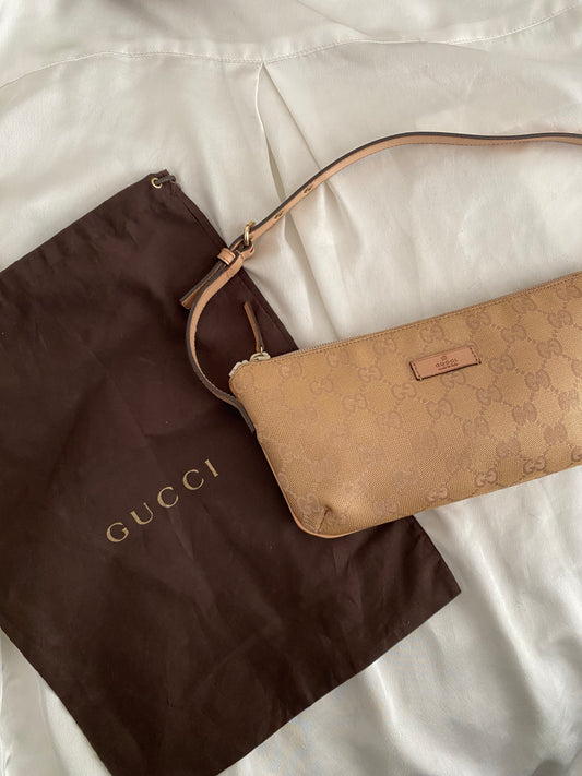 Gucci pretty boat rose gold