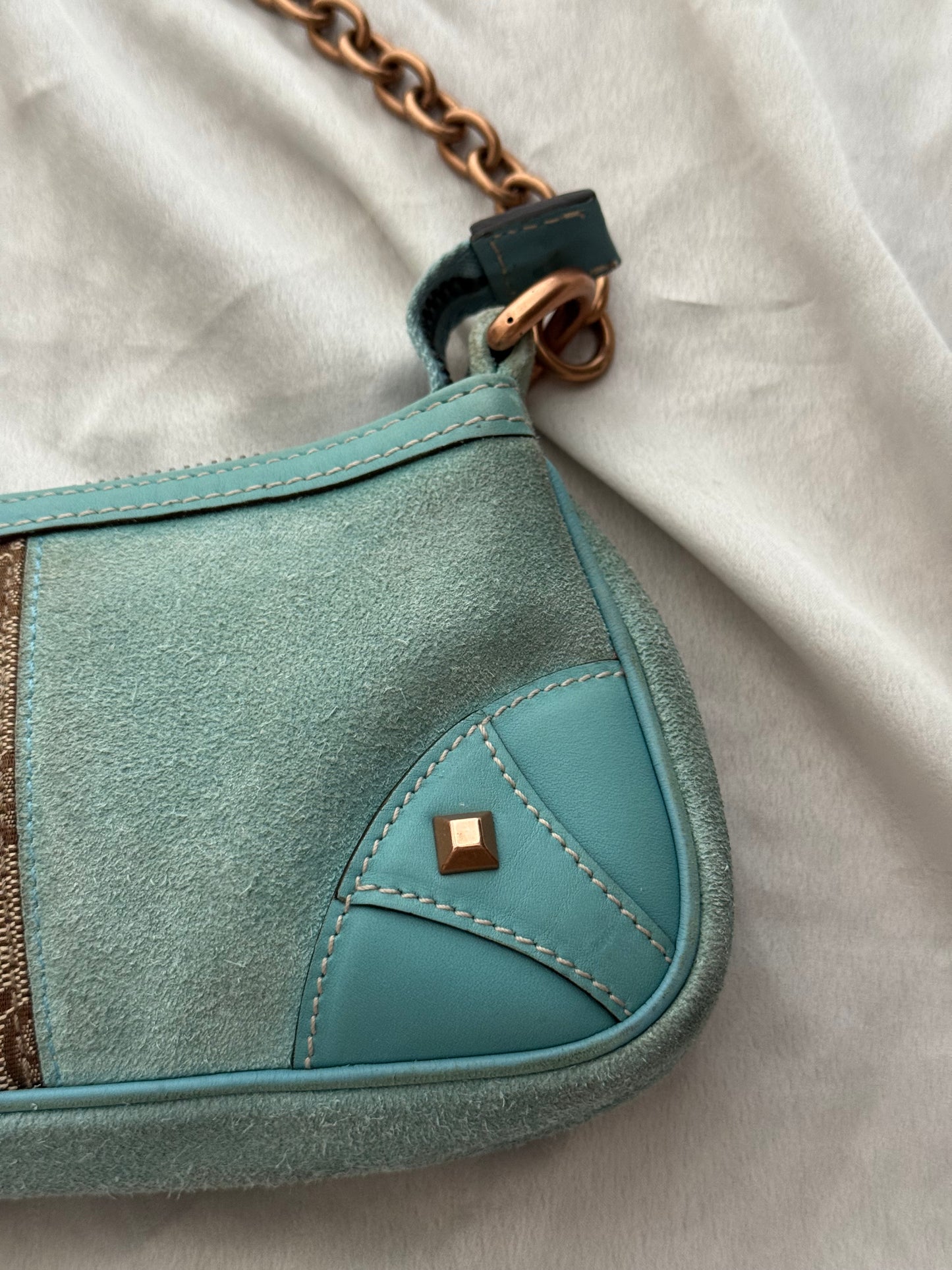 Gucci nailhead pochette azzurro