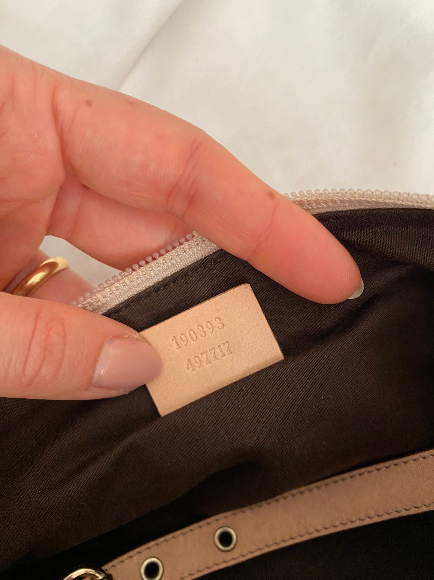 Gucci pretty boat rose gold