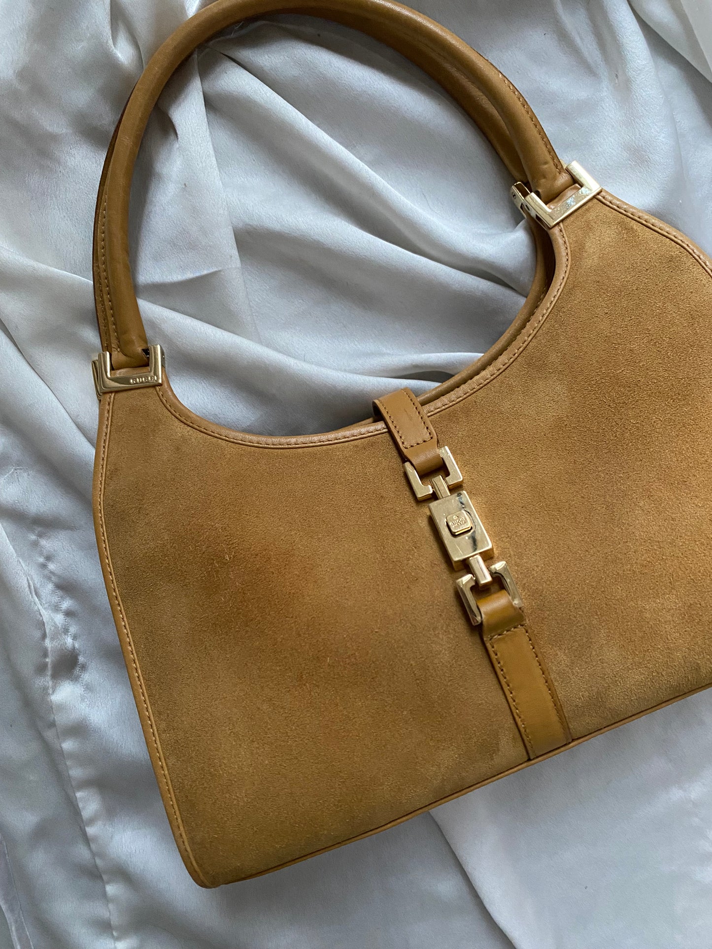Gucci bardot small in suede
