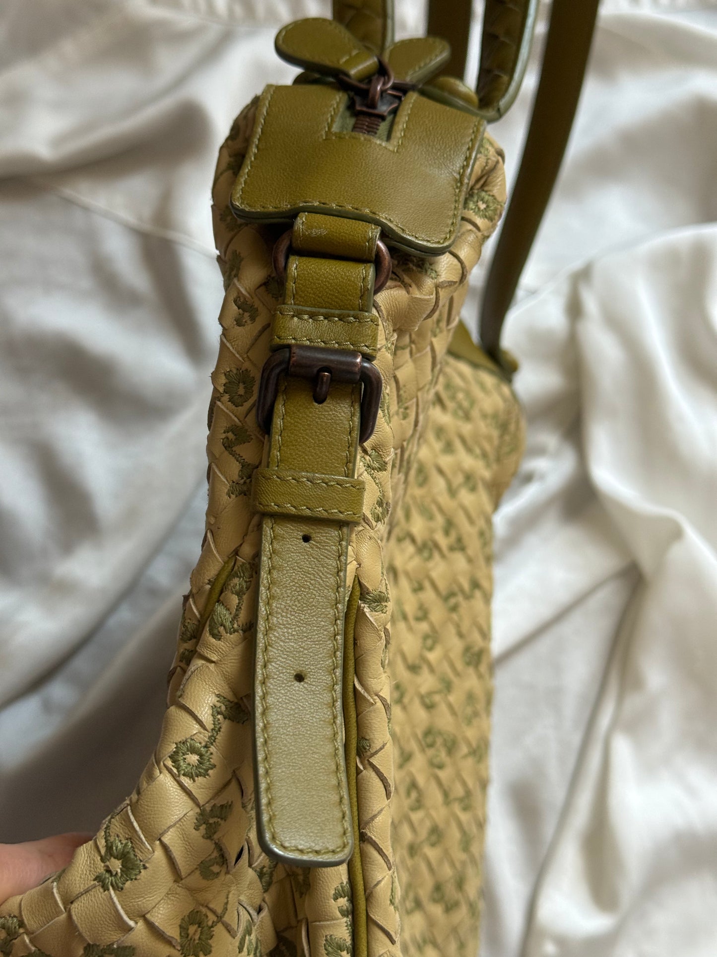 Bottega Veneta belly 76 intrecciato margherite