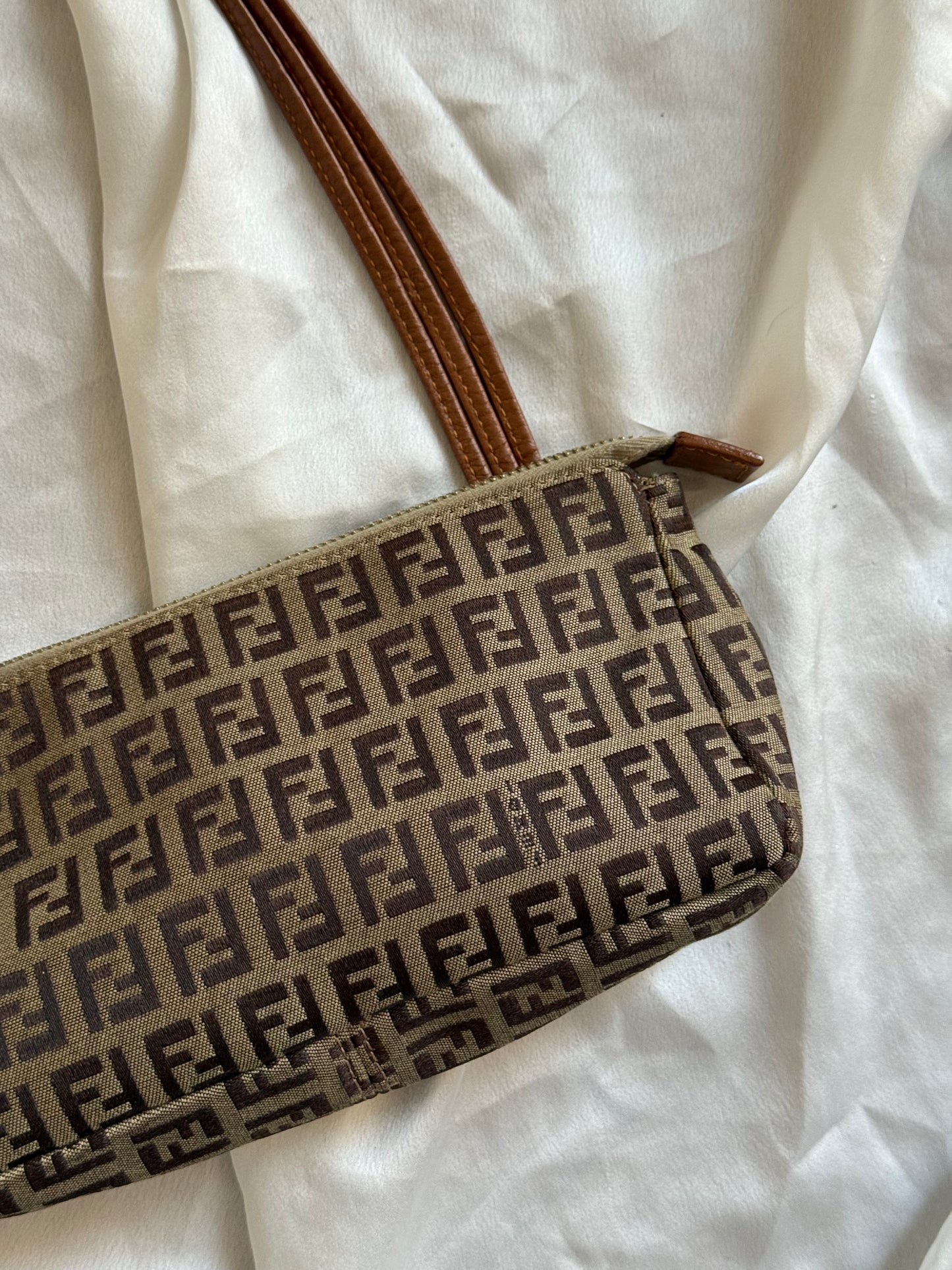 Fendi pochette gold charm manico pelle