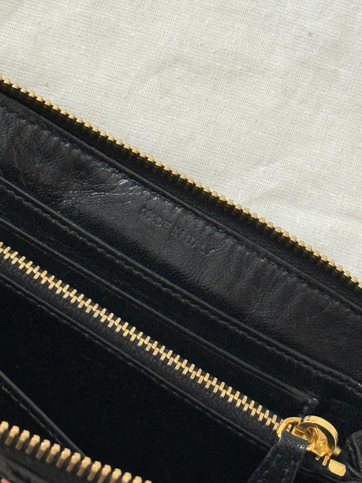 Miu miu portafoglio pelle verniciata nero e rosa