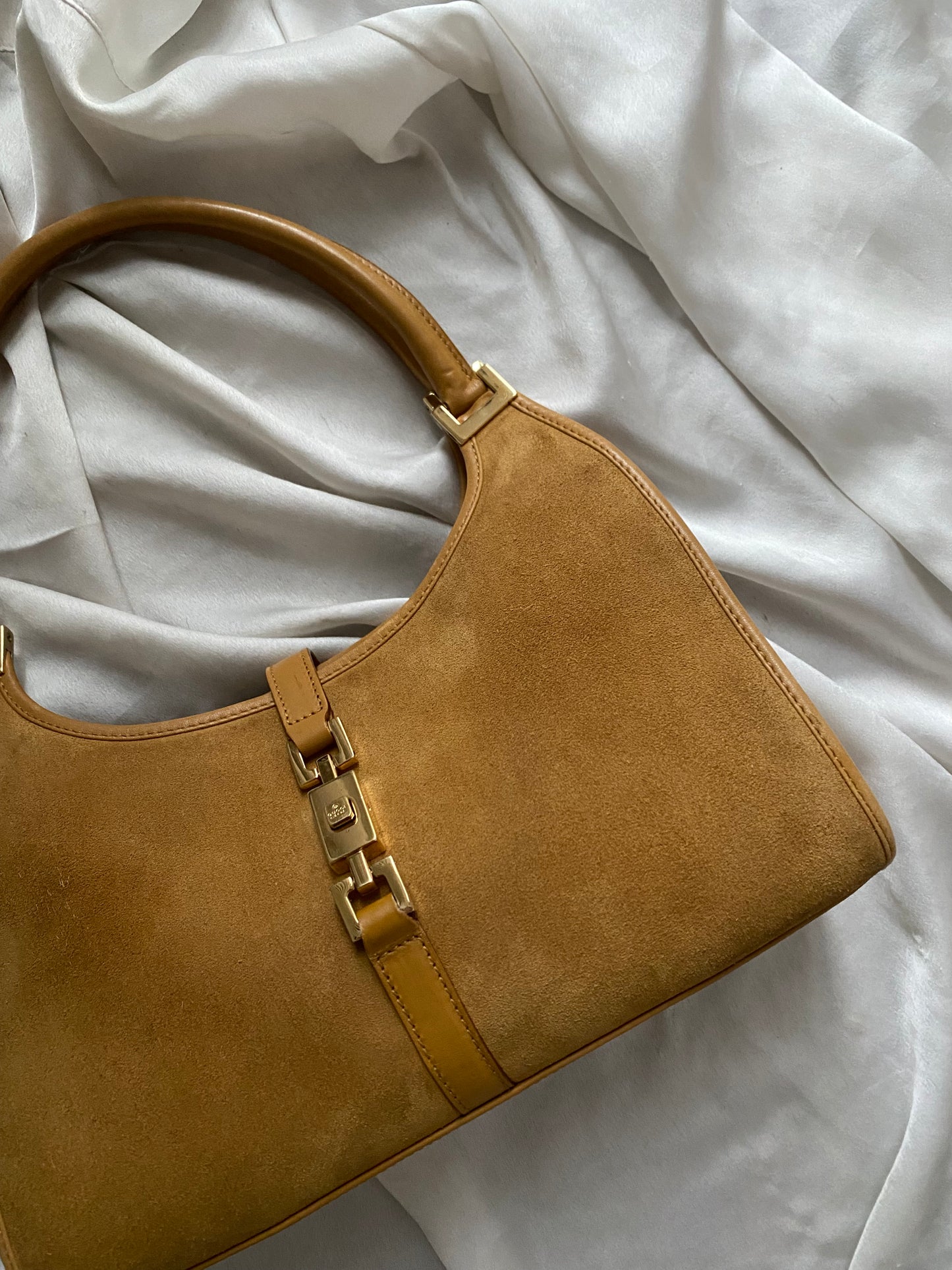Gucci bardot small in suede