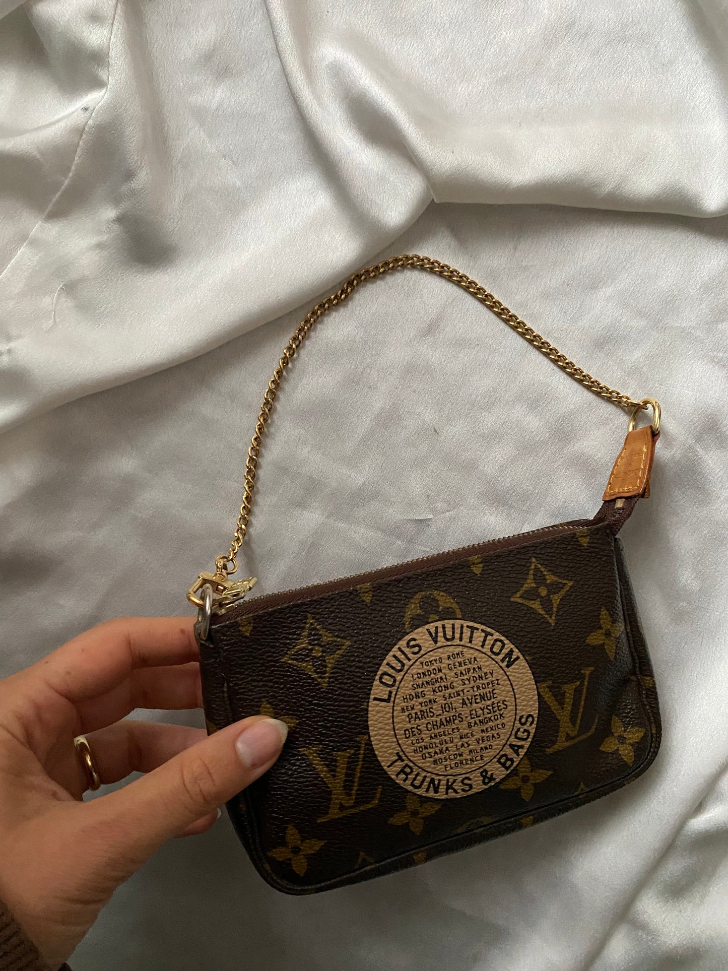 Louis Vuitton mini clutch bag accessoire ed. Trunks &amp; Bags Limited