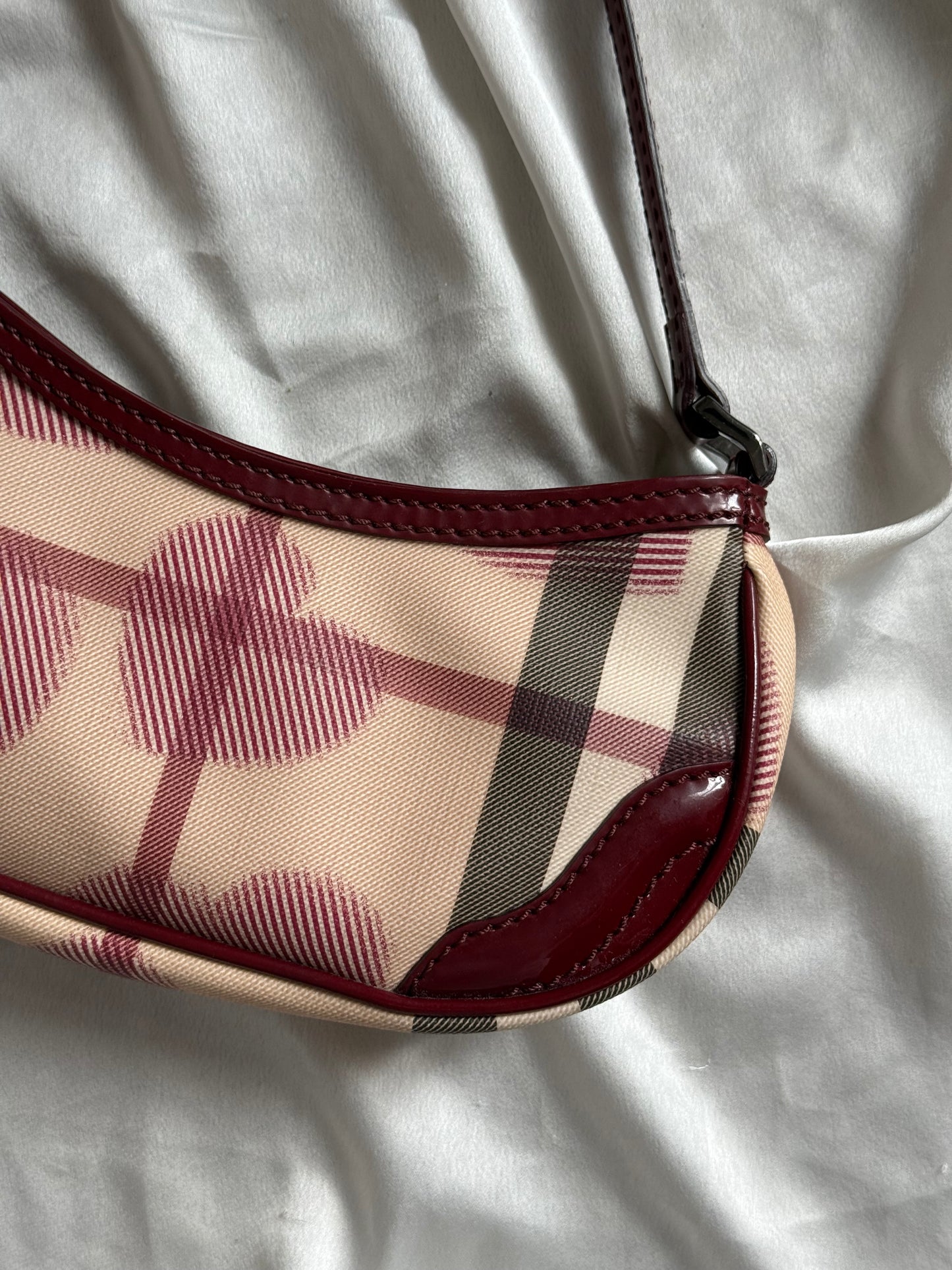 Burberry nova check painted hearts
