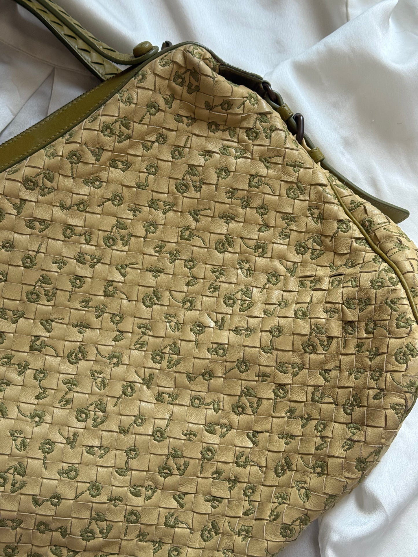 Bottega Veneta belly 76 intrecciato margherite