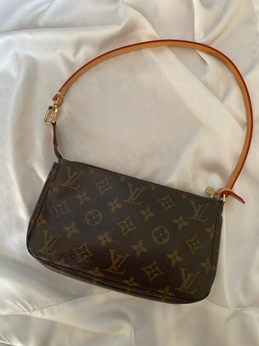 Louis Vuitton classic monogram accessory clutch bag
