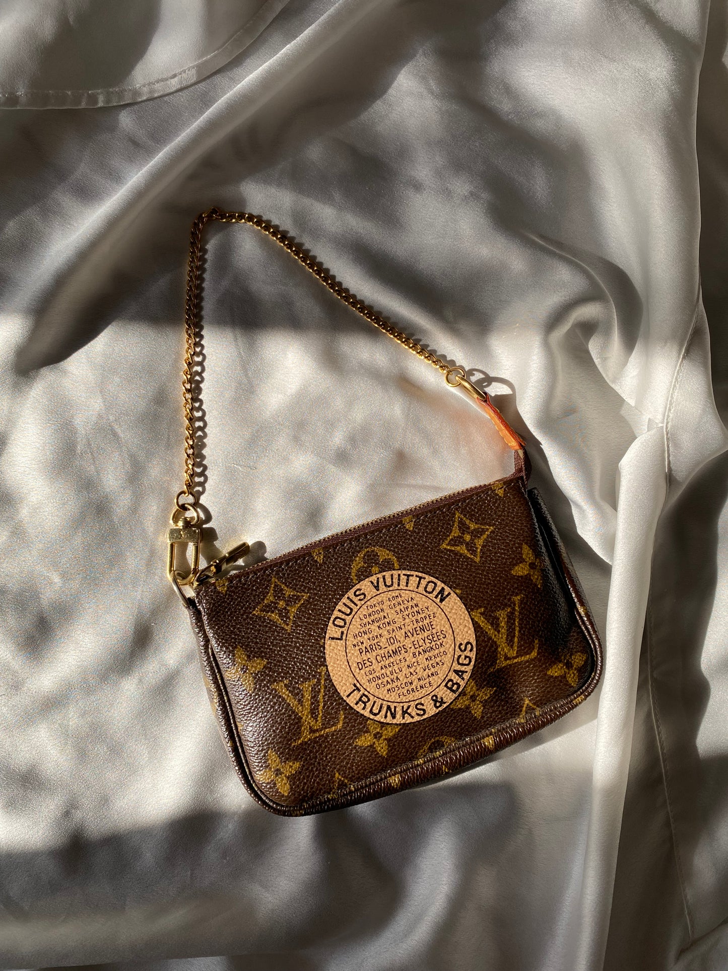 Louis Vuitton mini clutch bag accessoire ed. Trunks &amp; Bags Limited
