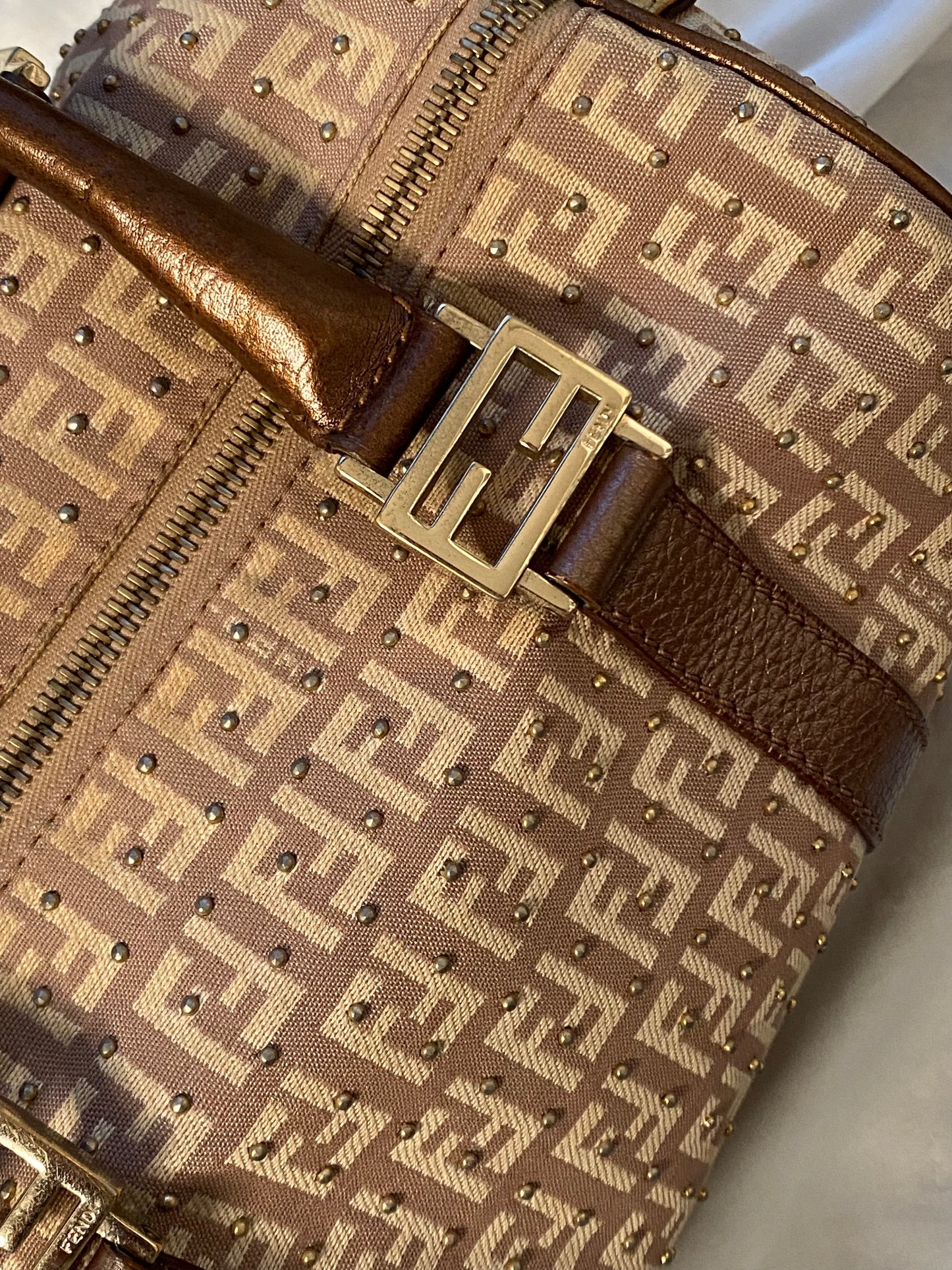 Fendi bauletto forever studs monogram zucchino cipria
