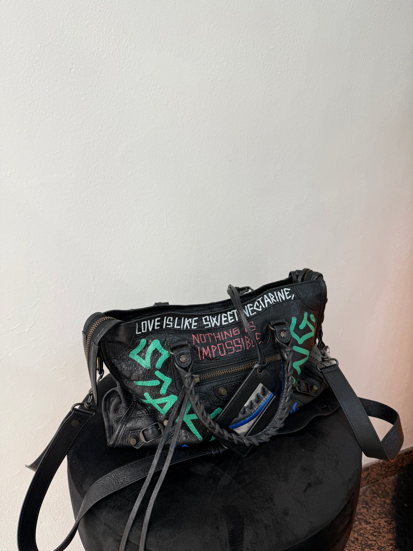 Balenciaga city graffiti small f/w 2018