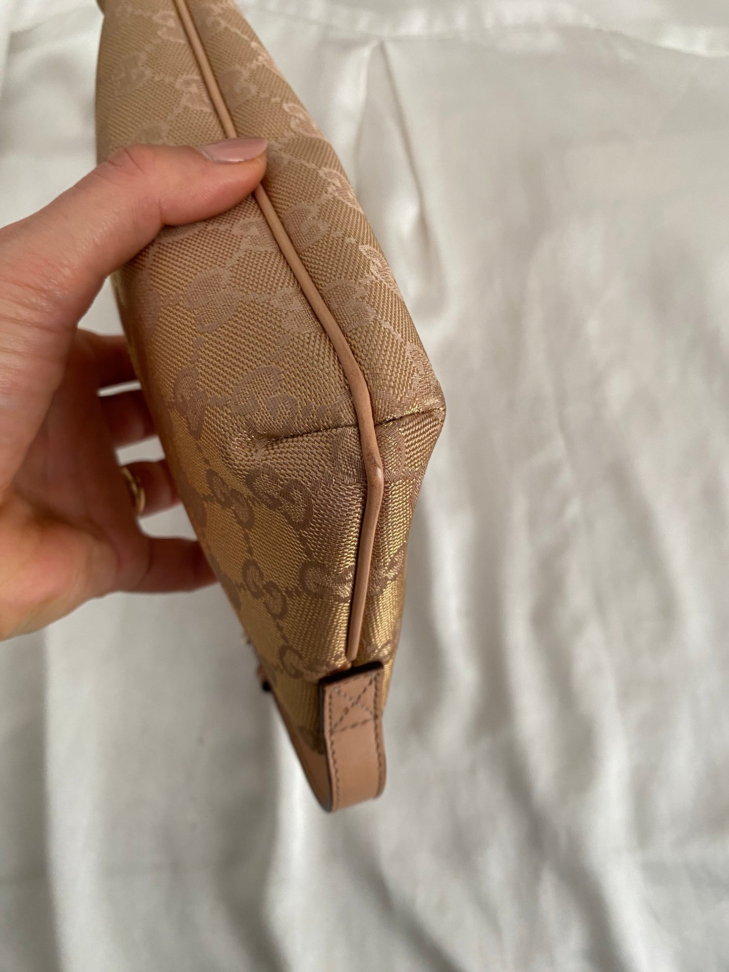 Gucci pretty boat rose gold