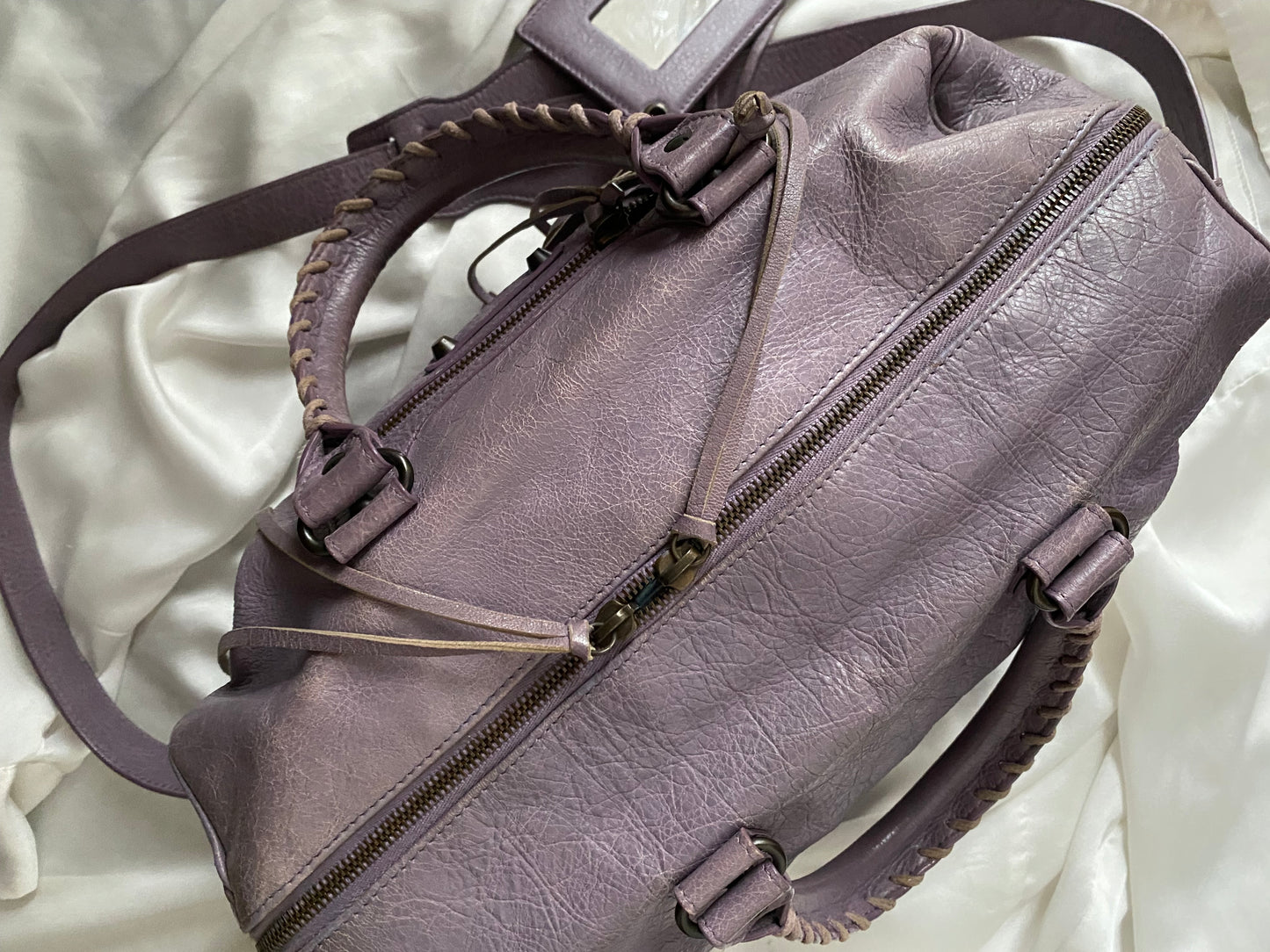 Balenciaga Polly glycine