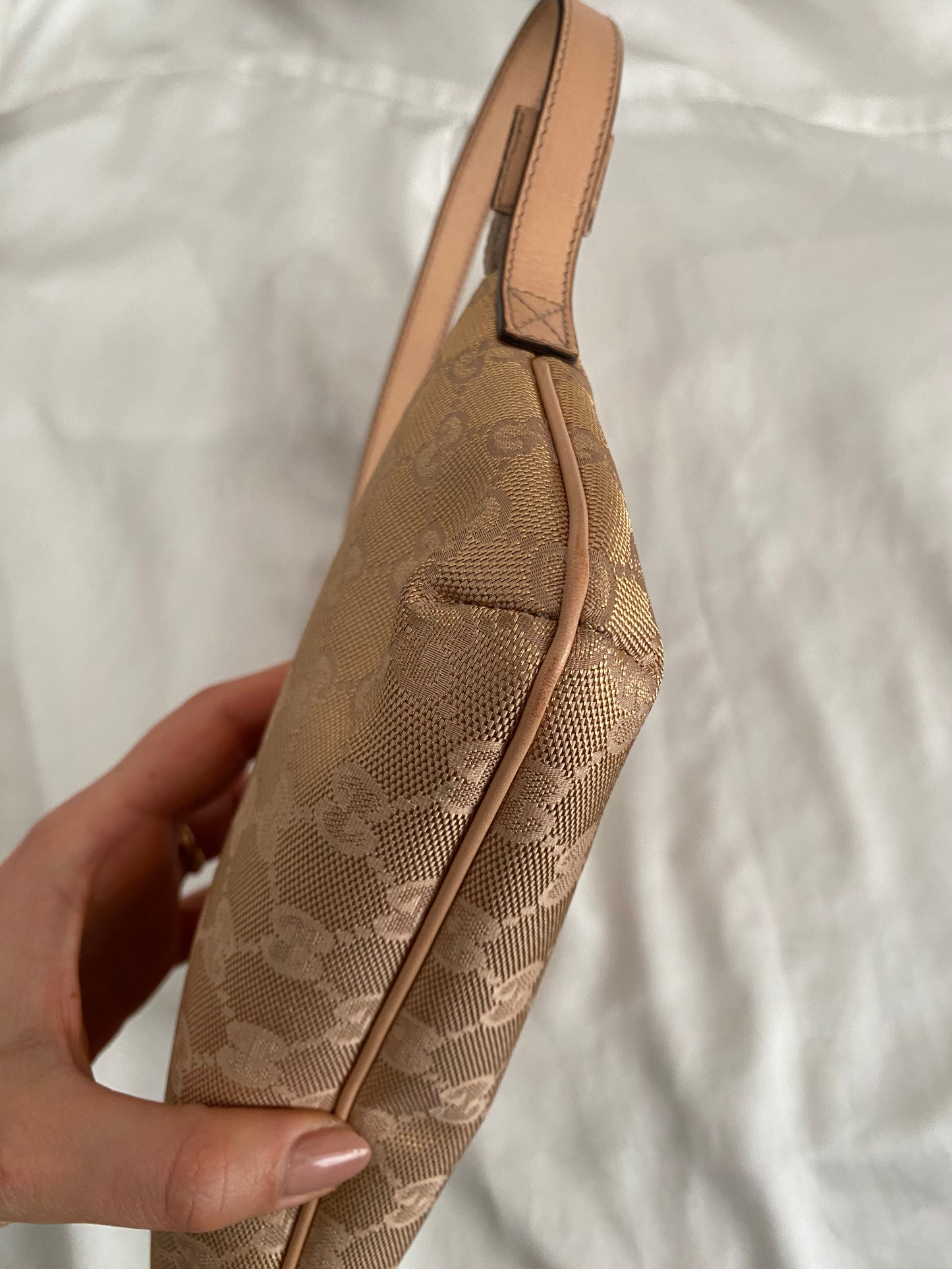 Gucci pretty boat rose gold