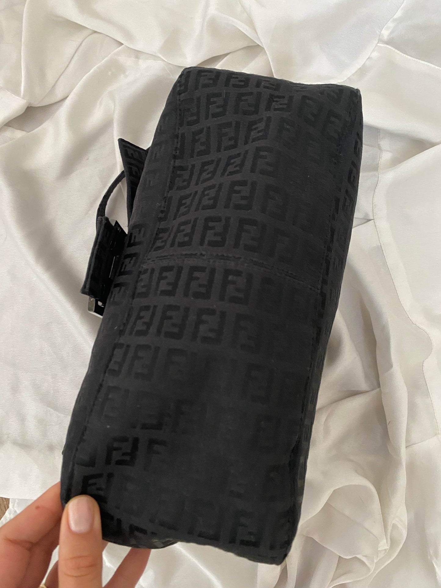Fendi mom baguette zucchini black