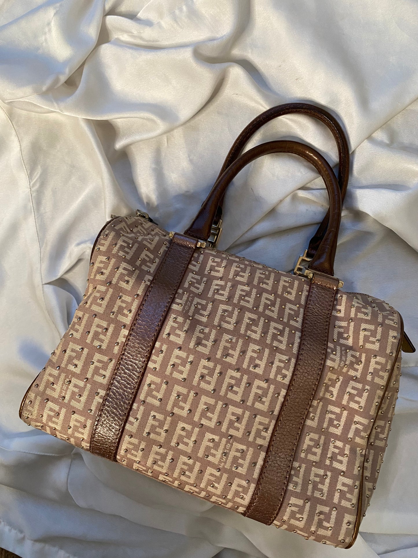 Fendi bauletto forever studs monogram zucchino cipria